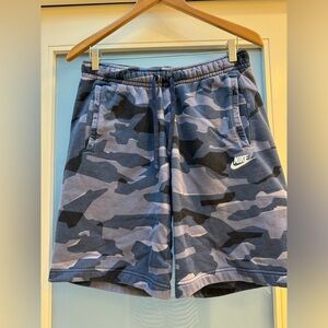 Nike Men’s sweat shorts blue camo size M